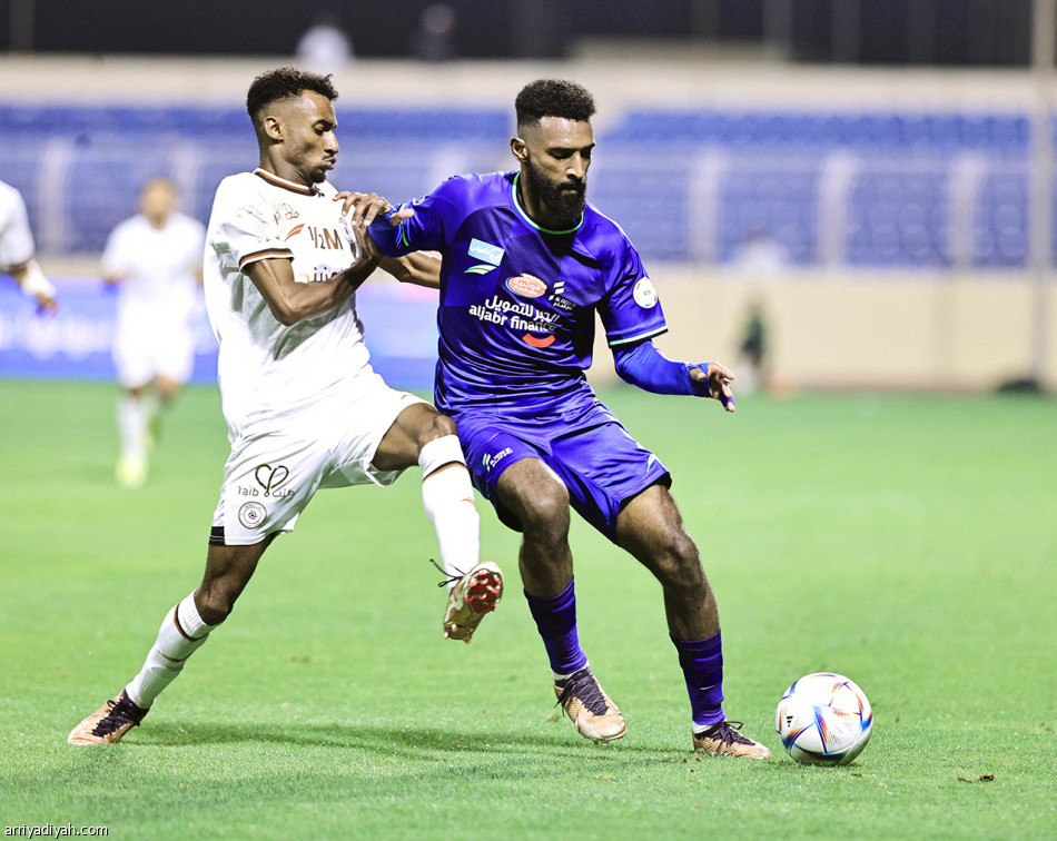 الفتح
يستعيد الرباعيات