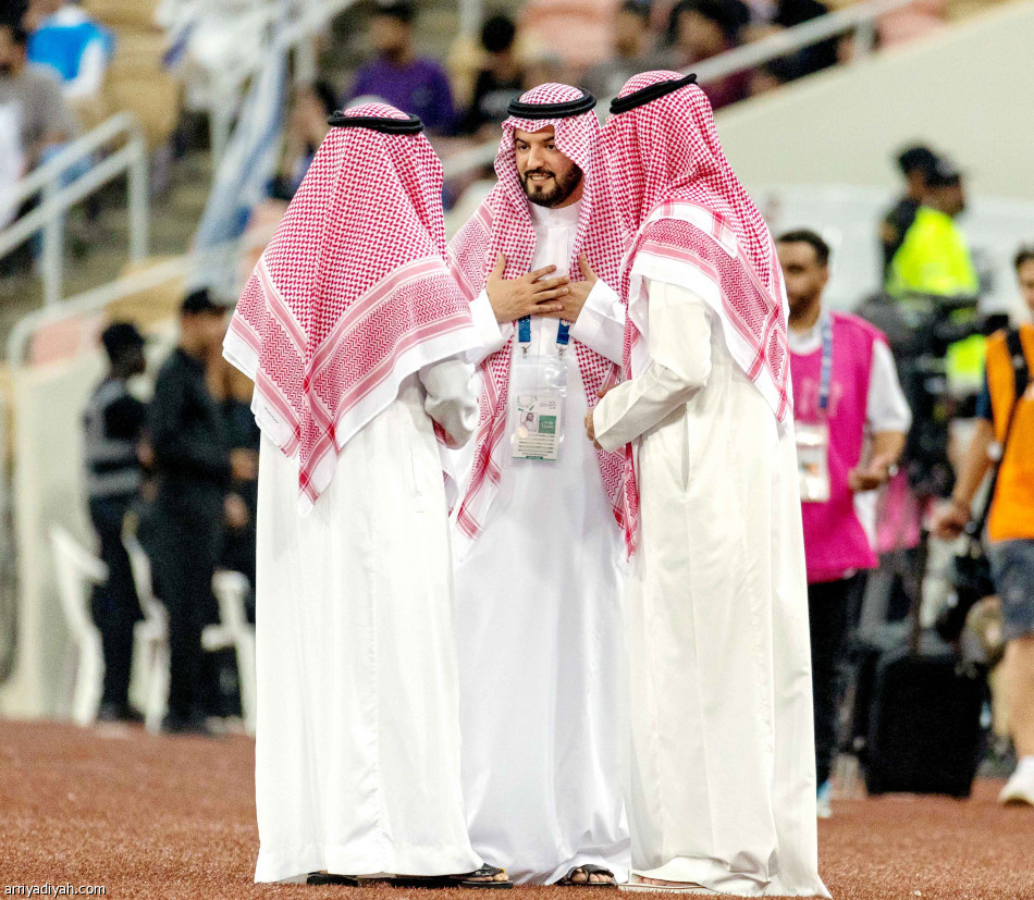 النيران الصديقة 
تعود إلى «الكلاسيكو»