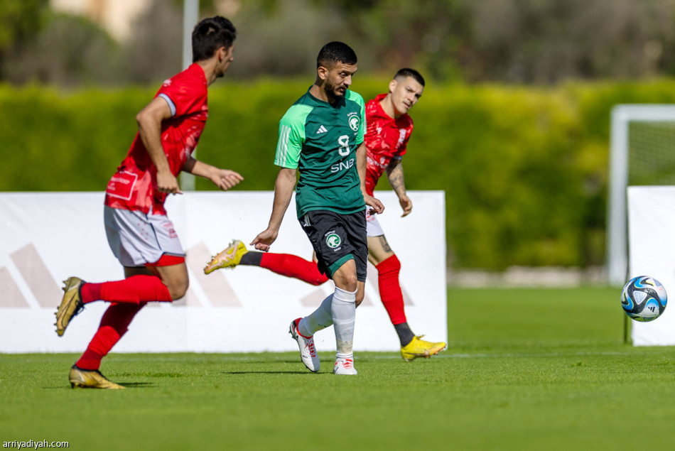 بداية 
لاجامي 
تتأخر