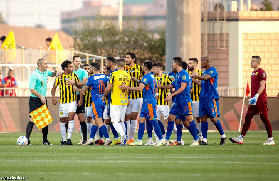 السادسة.. سانتو
إلى نصف النهائي