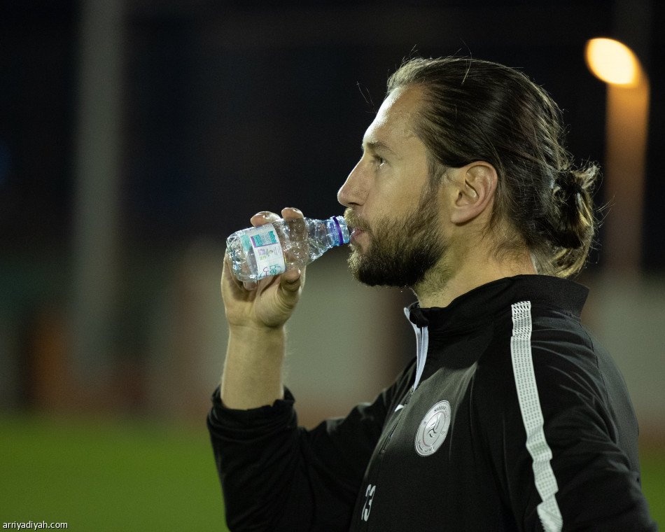 الشباب قبل العدالة.. ترفيه ومناورة