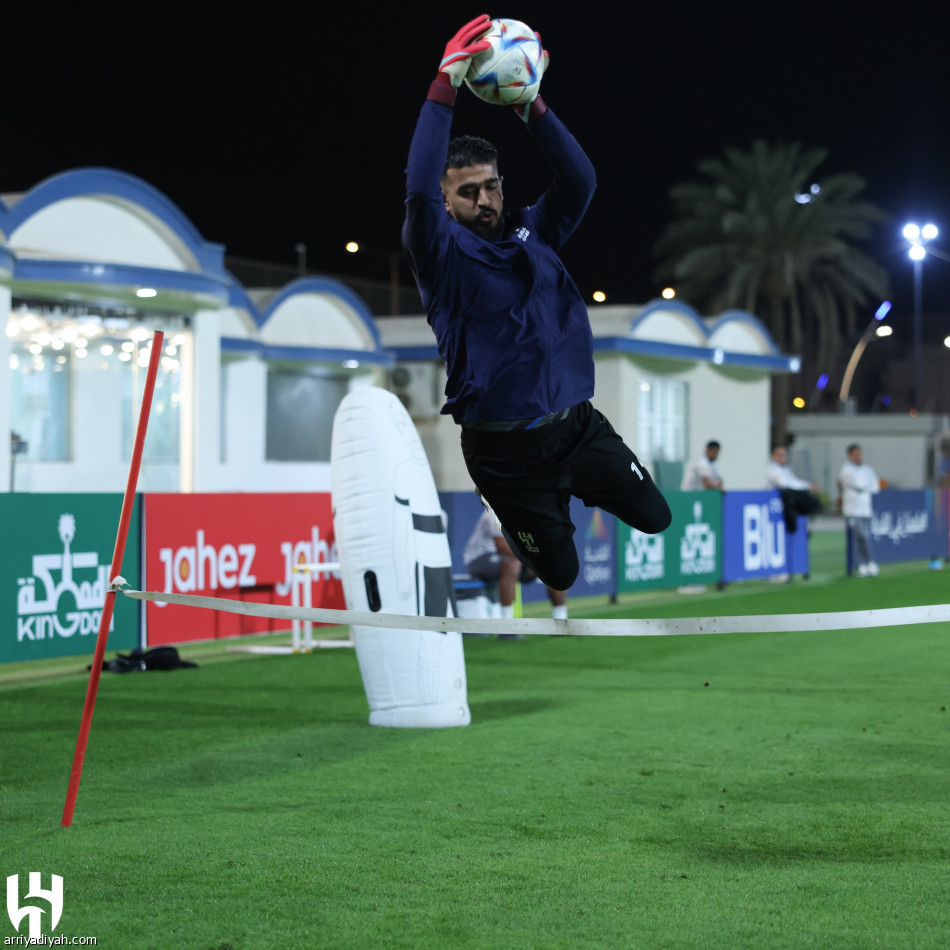 الهلال يعود بمناورة فنية