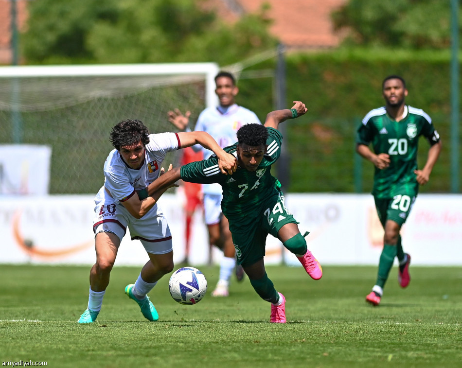 أخضر 23 يخسر أمام فنزويلا في «تولون»