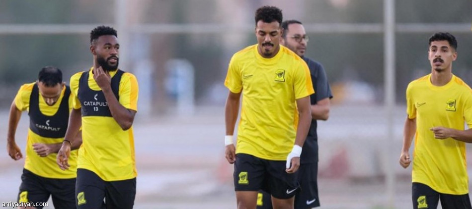 هوساوي يدعم خيارات سانتو أمام الفيحاء