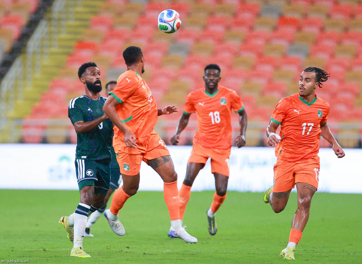 المنتخب يفوز