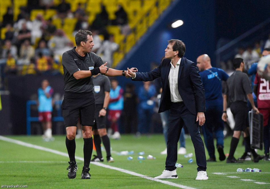 قذيفة الدون.. 
تكسر رقم مانشستر