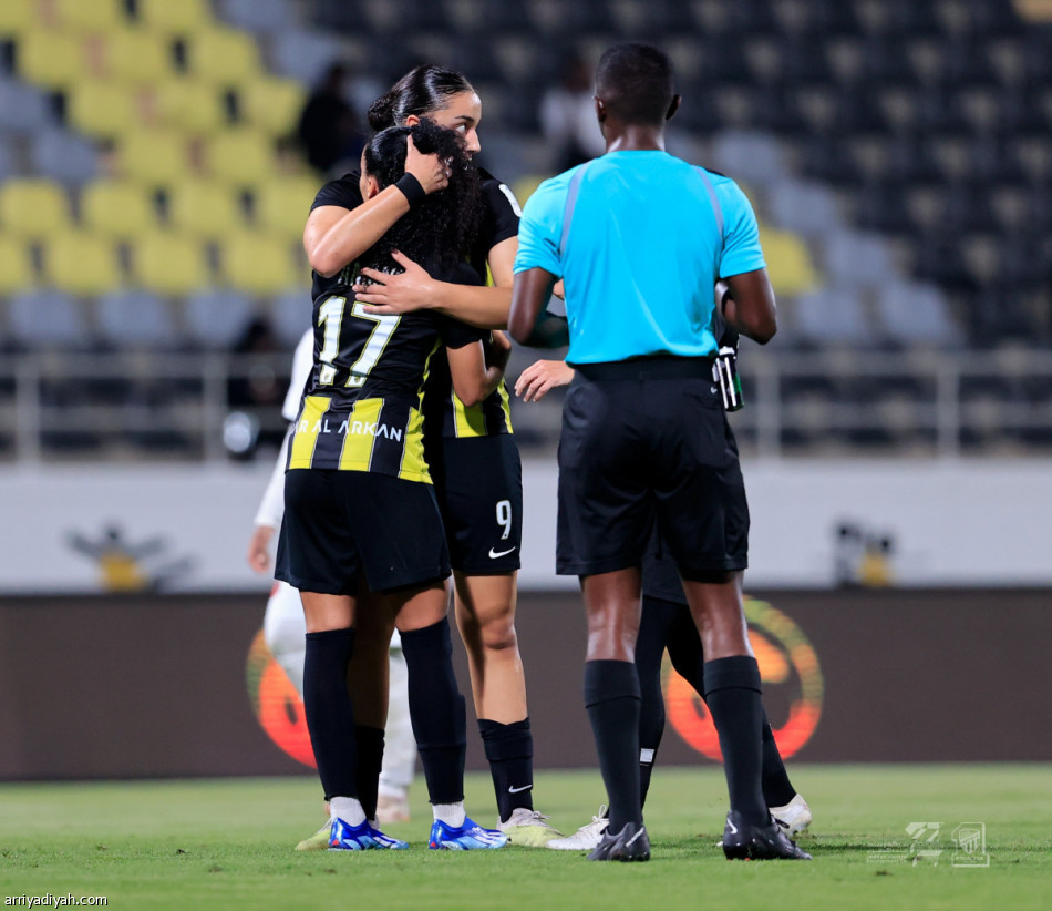 ممتاز السيدات.. الاتحاد يطارد صدارة النصر بثنائية الرياض