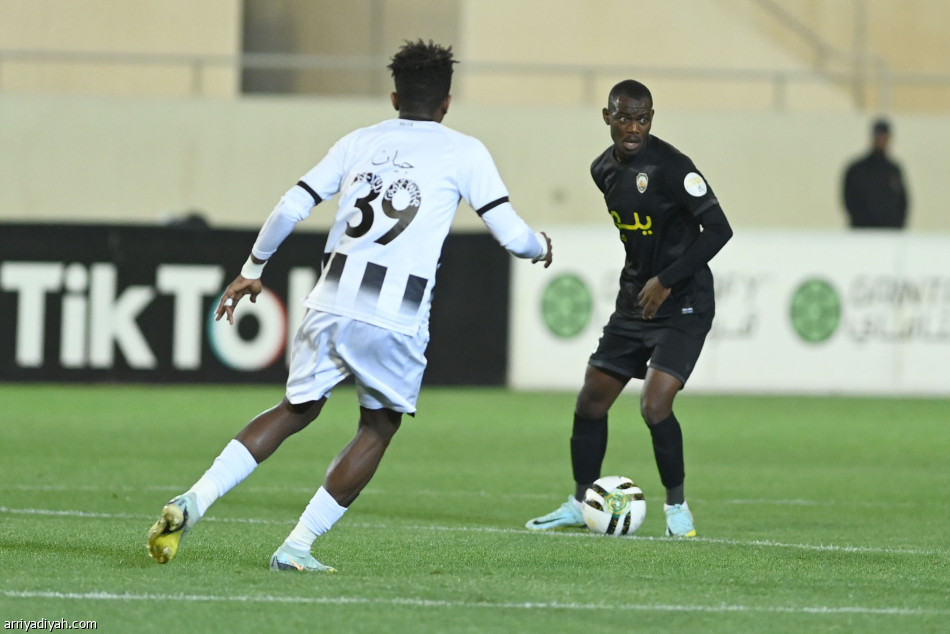 دوري يلو.. هجر يكسب الساحل بثنائية أدريانو