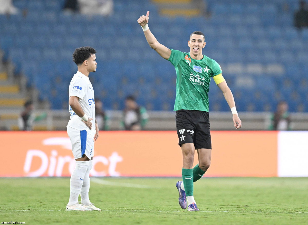 الهلال يرد بالأربعة