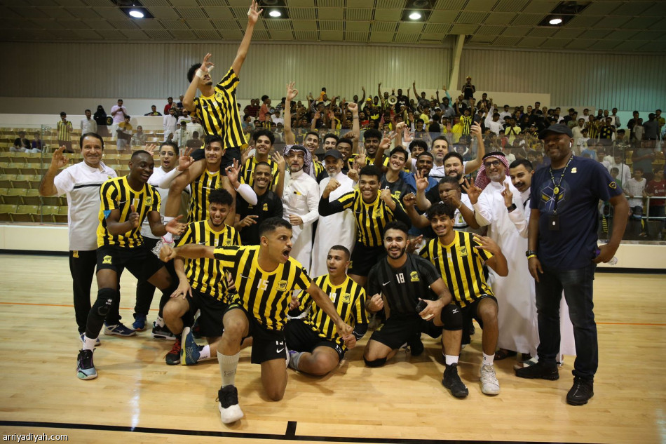 طائرة الاتحاد تحقق بطولة دوري شباب الممتاز