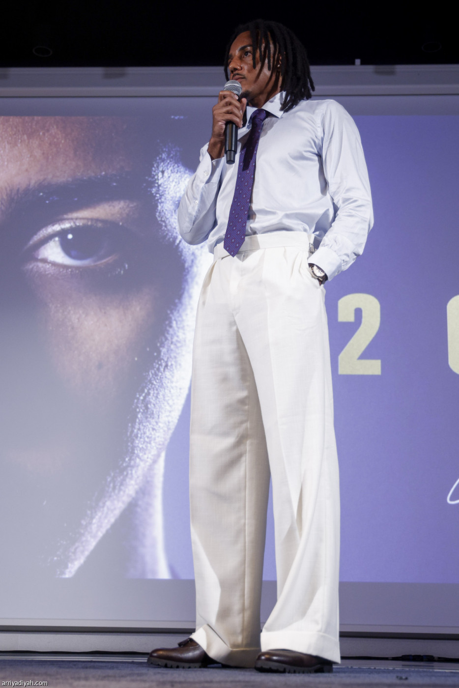 رجل التقليعات.. عقد جديد