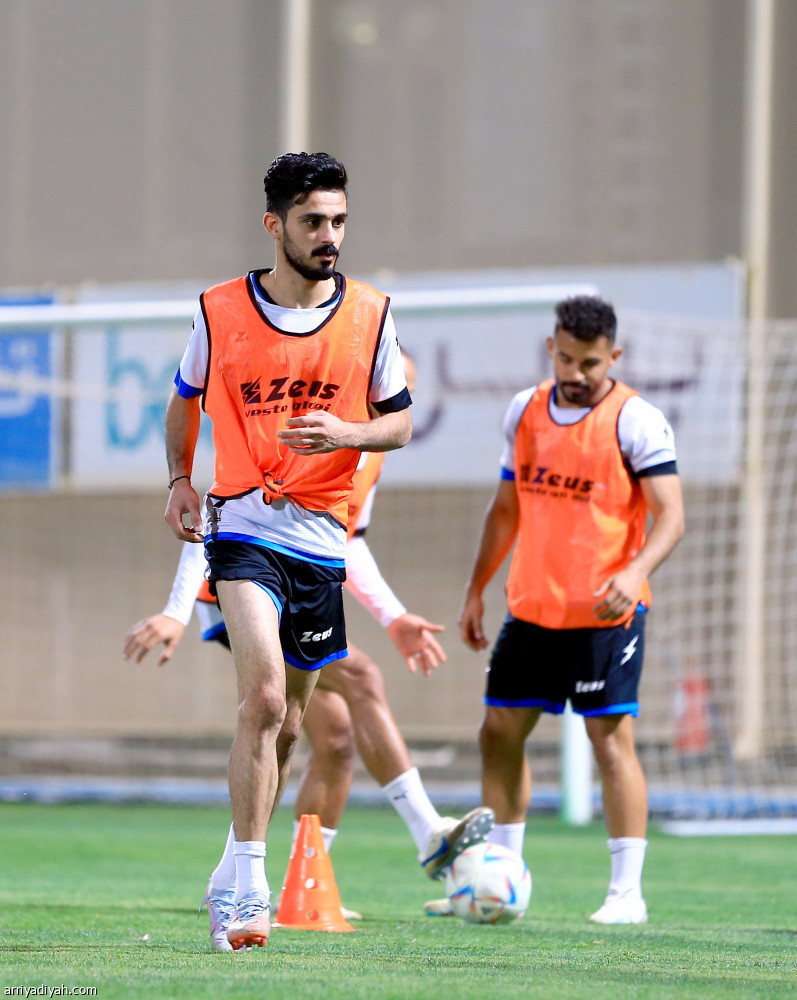 سانتو يفاضل
بين كوستا والناشري