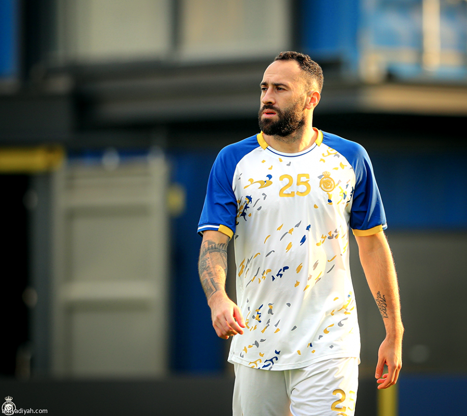 وسط ضجيج صفقة النصر..
الطائرة الأهدأ تنقل رونالدو 
إلى الرياض