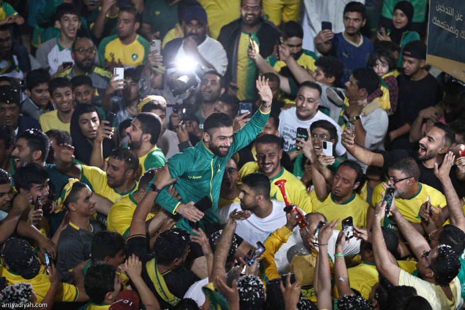 أفراح الخليج.. 
18 ألف مشجع