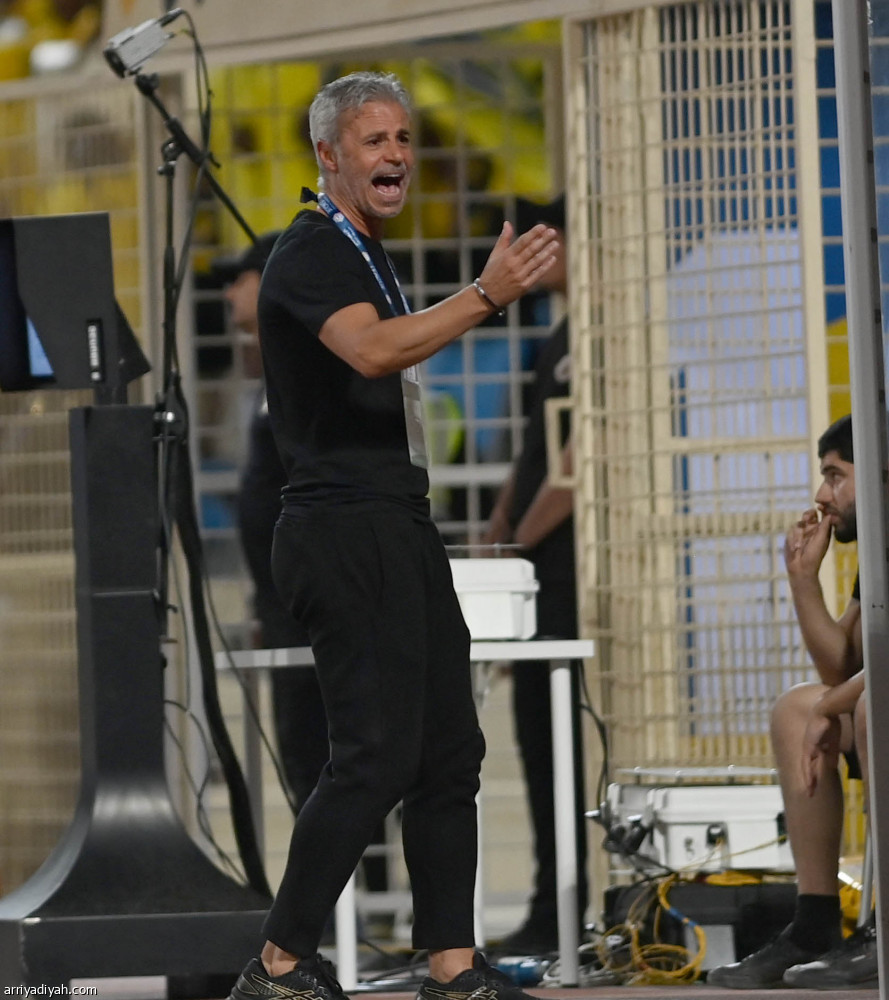 التعاون يزاحم على القمة بثلاثية الحزم