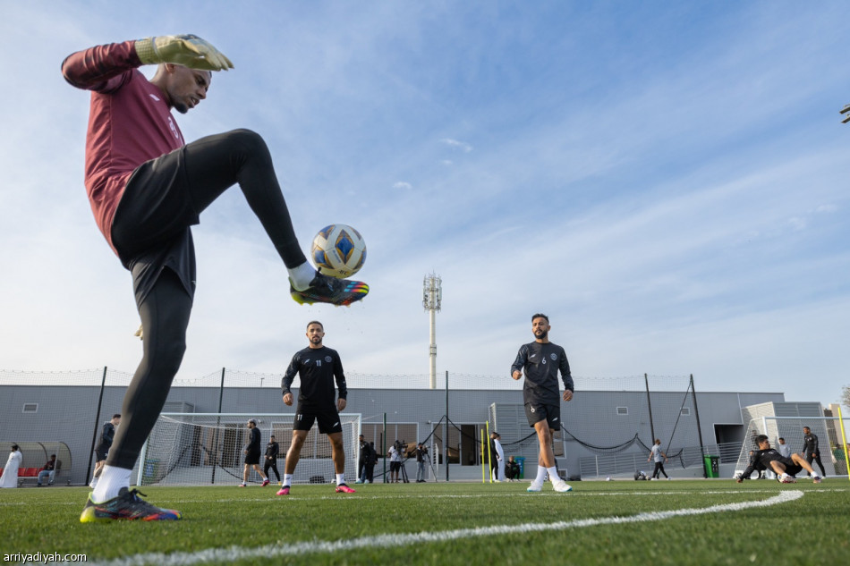 جونيور يظهر في تدريبات الشباب