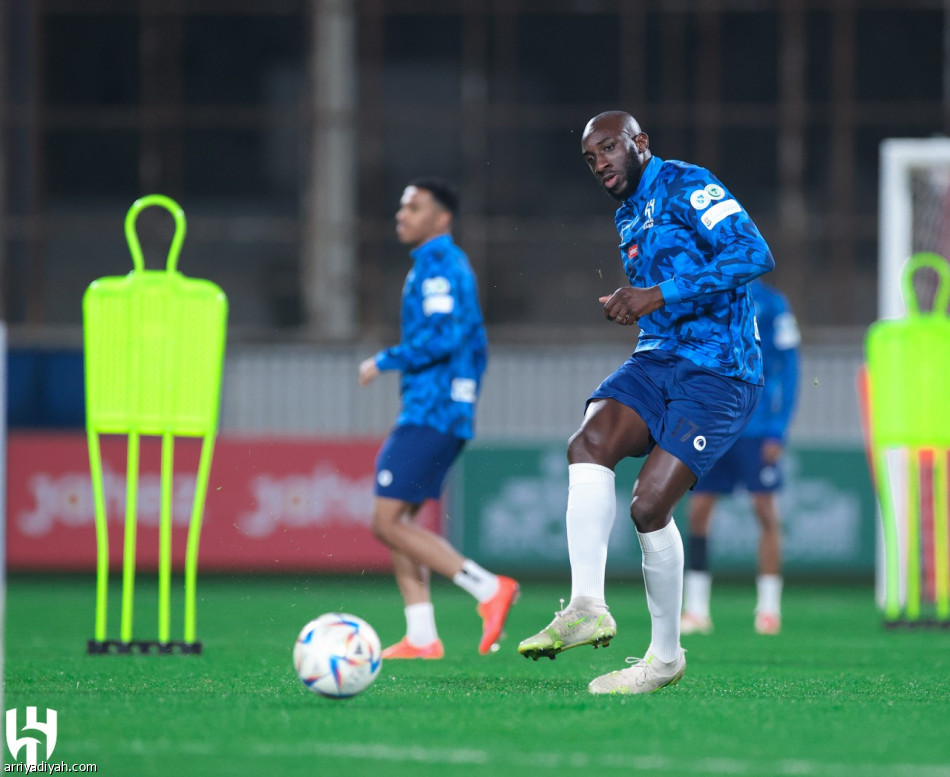 قبل السوبر.. الهلال يفحص ميشايل والفرج يعزز التحضيرات