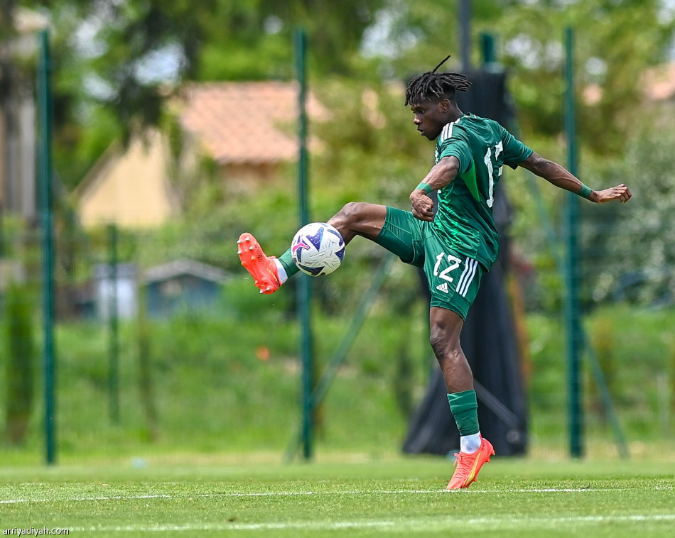 أخضر 23 يخسر أمام فنزويلا في «تولون»