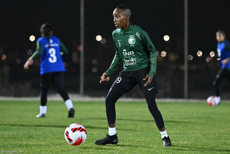 أخضر السيدات.. روزا تعلن قائمة تجربتي إندونيسيا