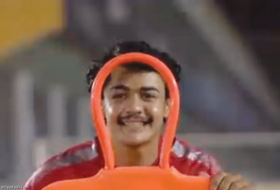 منصات الديربي..
زخم شبابي وهدوء نصراوي