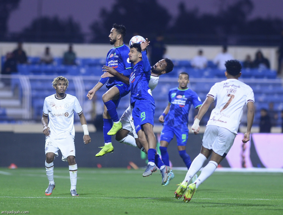 الفتح يضرب بـ«رباعية».. ويكبد الشباب الخسارة الأولى