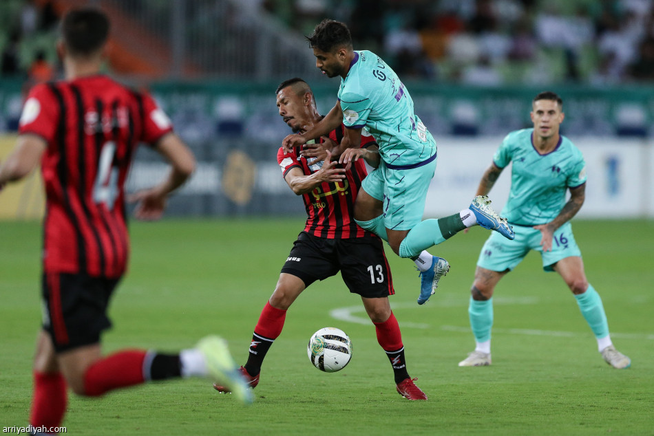 الرياض يوقف سلسلة انتصارات الأهلي