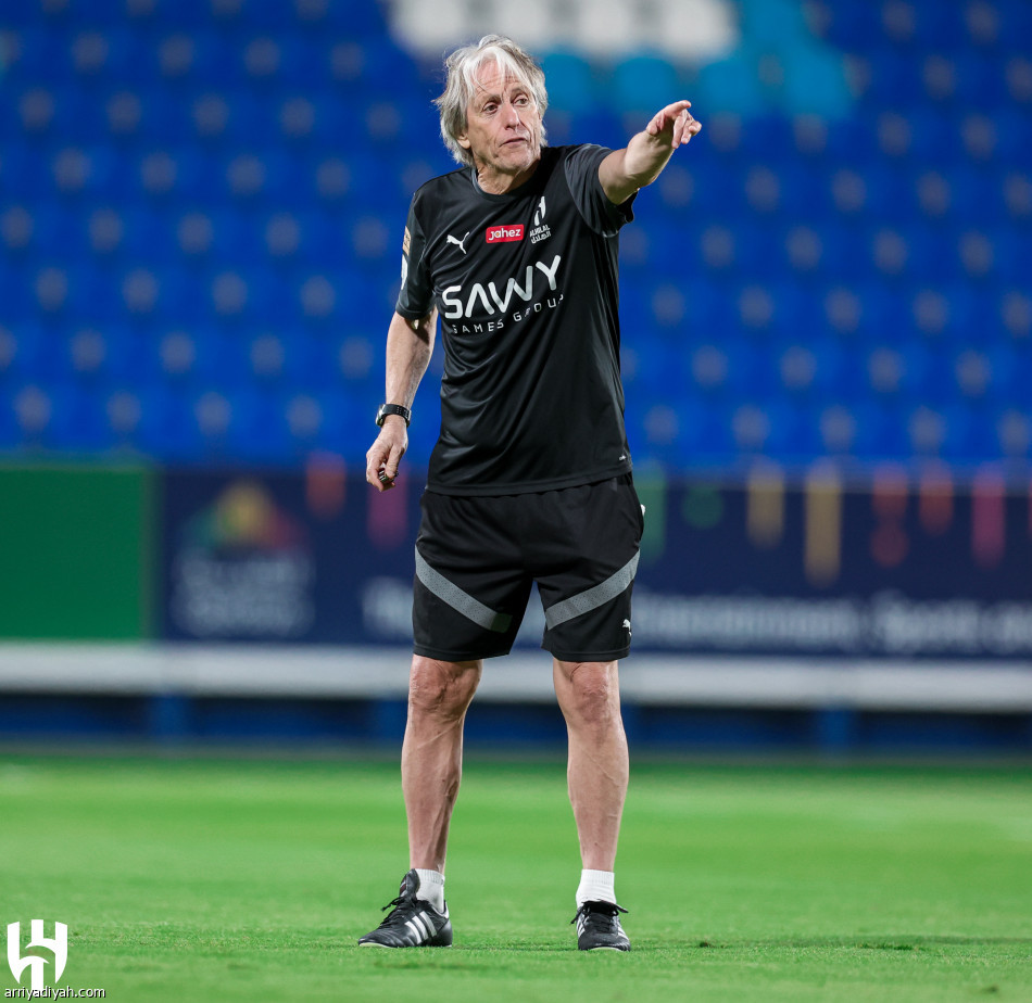 الهلال يعود.. ويفتح ملف الأهلي