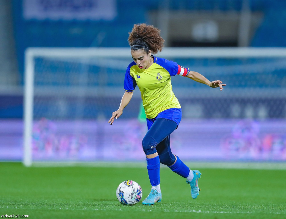 النصر يكسب الهلال.. ويتصدر ممتاز السيدات