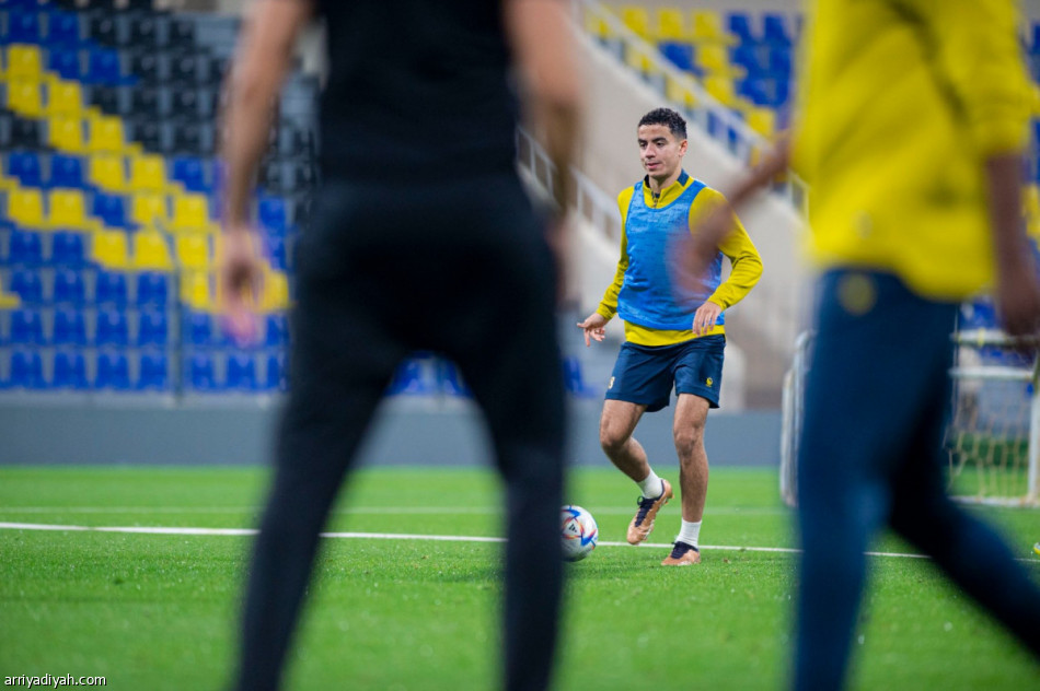 التعاون يفتح ملف الوحدة