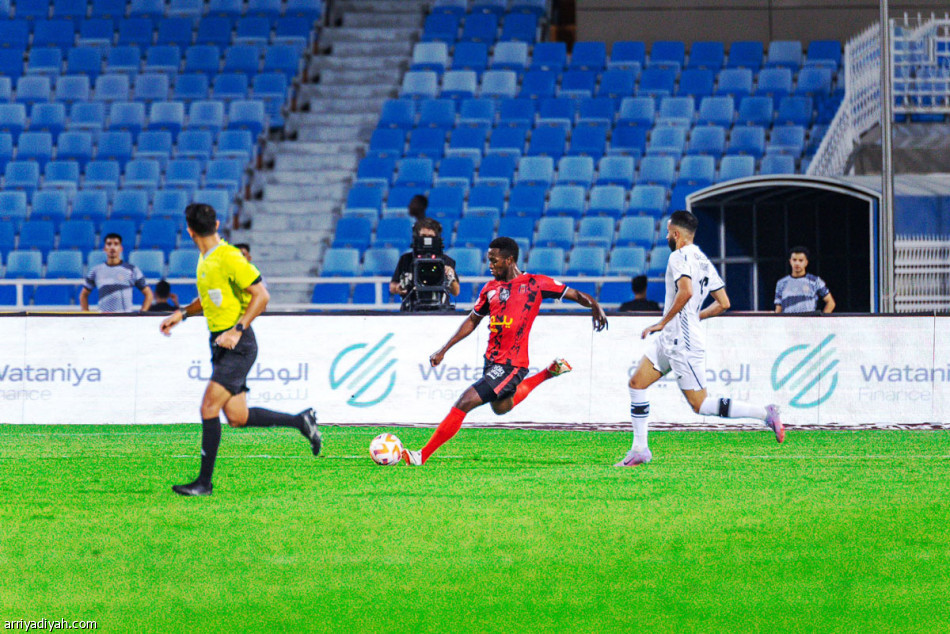 المسحل والقاسم
يواجهان الإيطالي