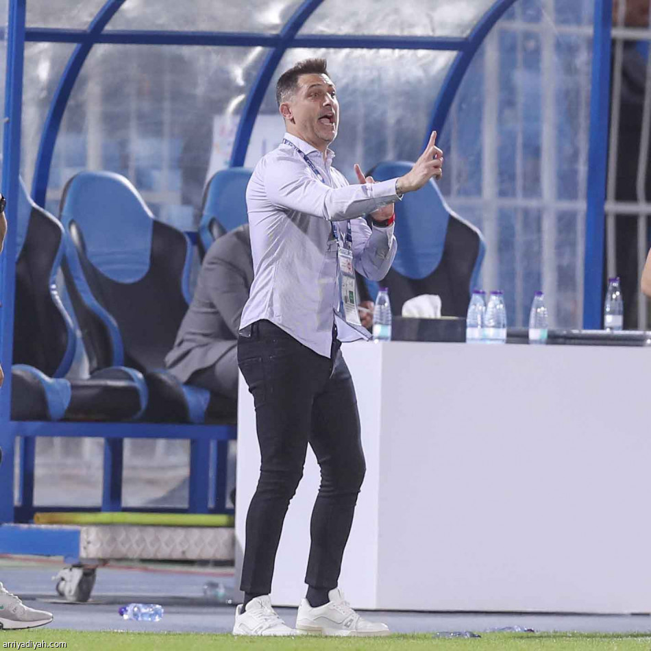 سابقة في «روشن»..
الهلال
يرفض الهزيمة