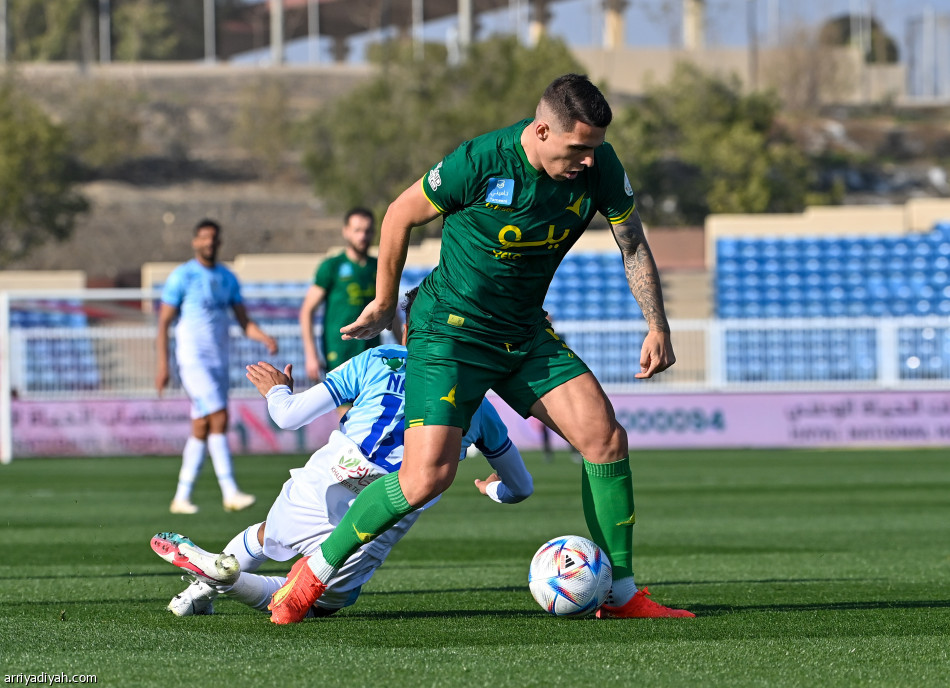 أبها يوقف انتصارات الخليج