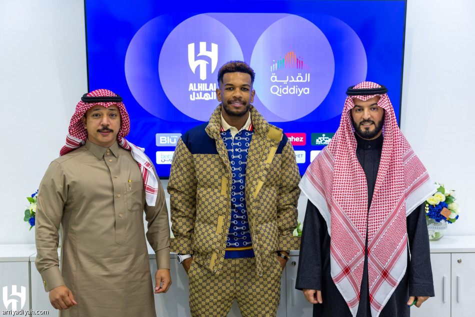 الهلال يمدد عقد البليهي عاما إضافيا