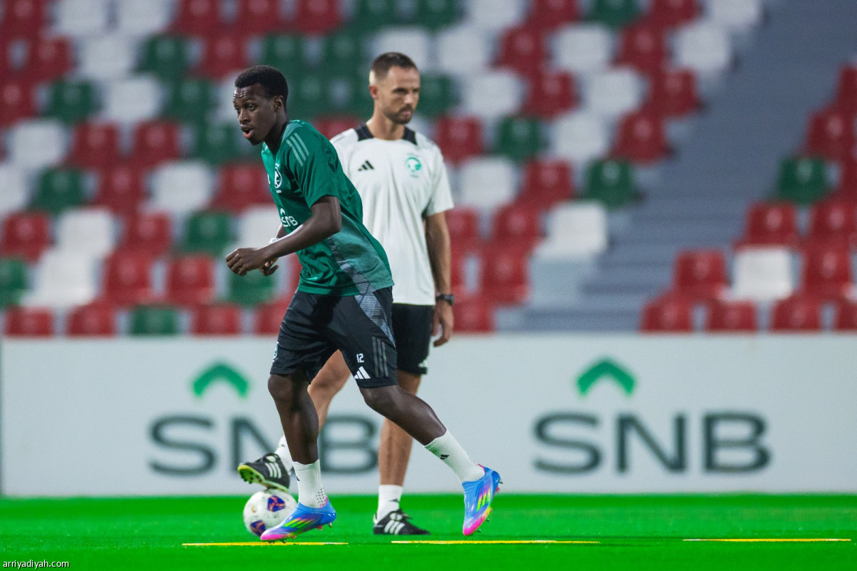 الأخضر ينطلق