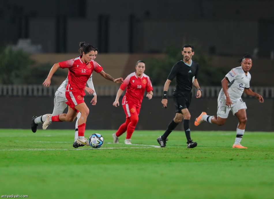 ممتاز السيدات.. الاتحاد يطارد صدارة النصر بثنائية الرياض