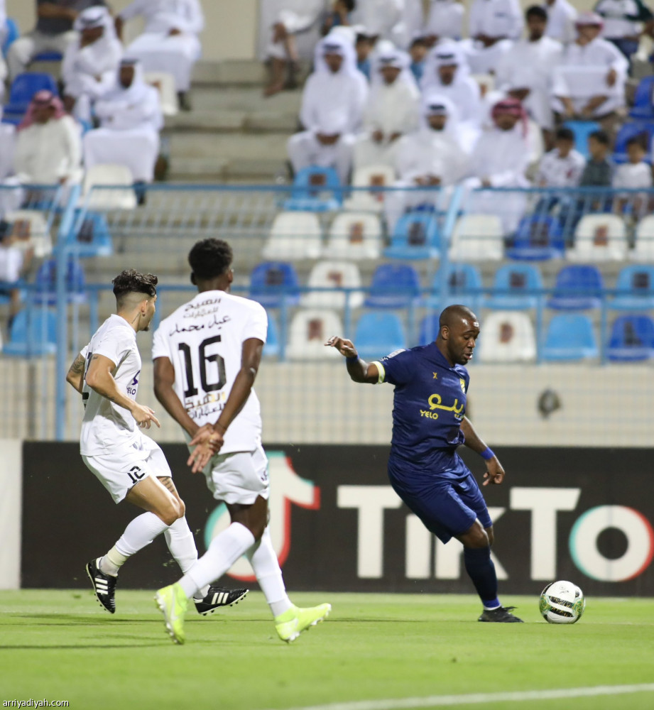 الحزم يحرم الأخدود من الصعود المبكر