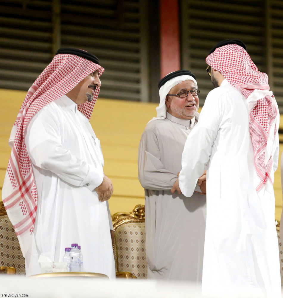 كرة القدم 
تهدي القادسية 13 لقبا