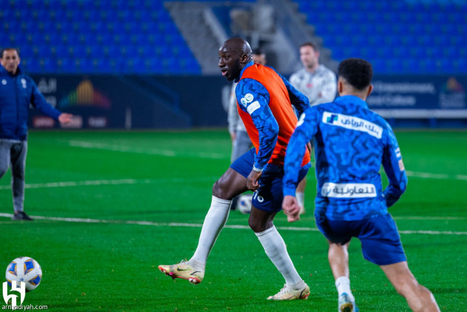 الشهراني يبدأ برنامجه والهلال يستعيد الفرج واليامي