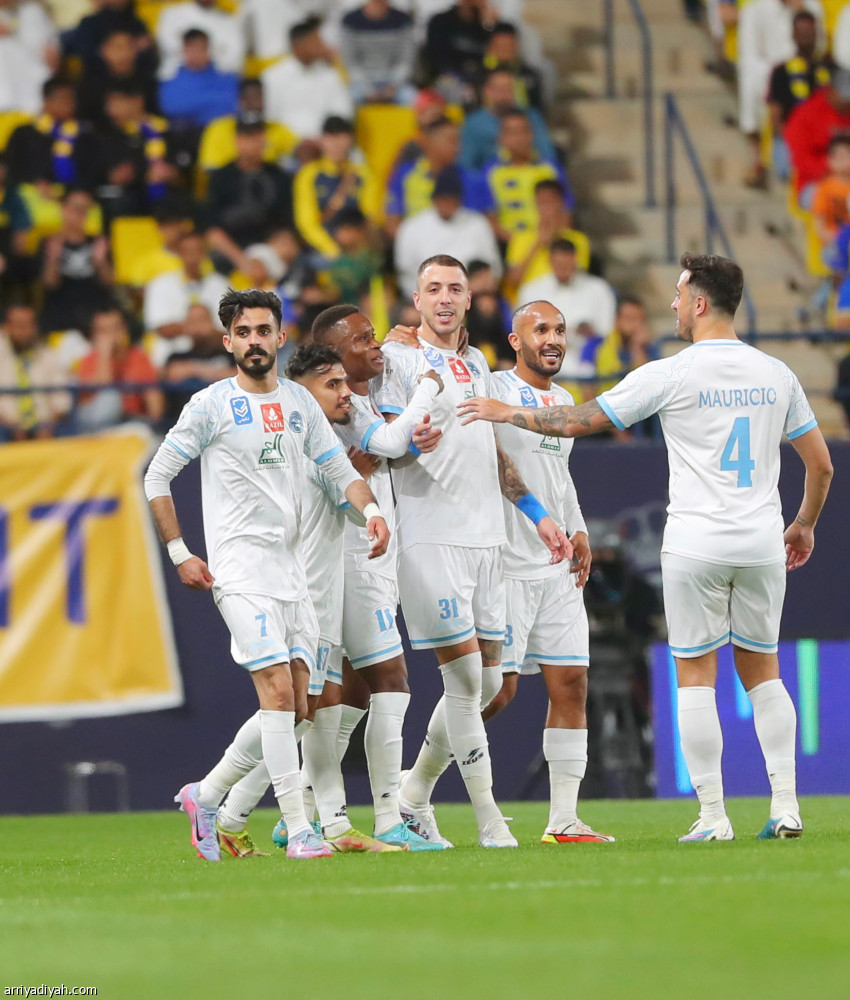 المرة الأولى في «روشن».. 
ثلاثية بعد الـ 90