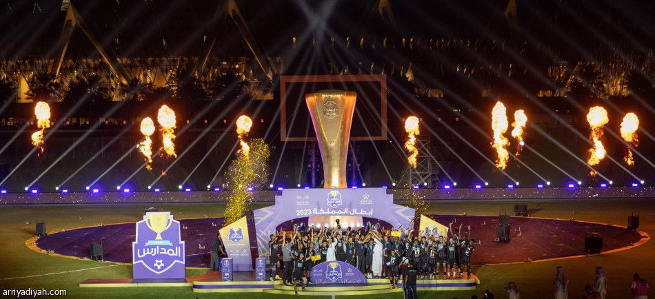 نائب وزير الرياضة يتوج أبطال نخبة دوري المدارس