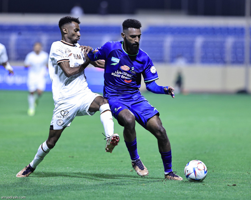 الفتح يضرب بـ«رباعية».. ويكبد الشباب الخسارة الأولى