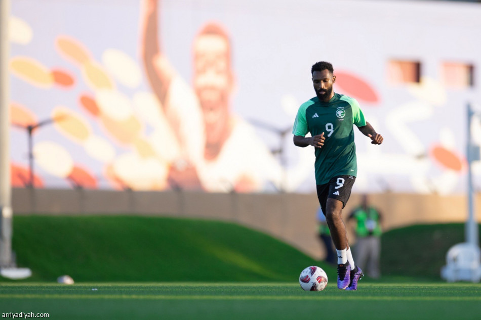 الأخضر يختتم تحضيرات عُمان