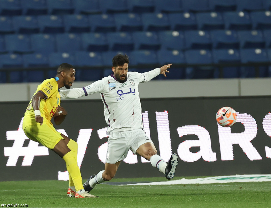 أبها يفلت من الخسارة أمام الحزم