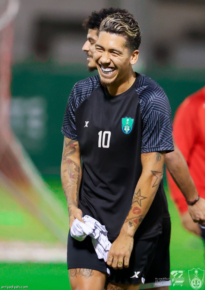 ميندي يظهر في تدريبات الأهلي