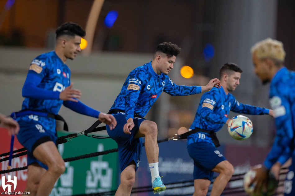 قبل نيوكاسل.. الهلال يتأهب بمناورة