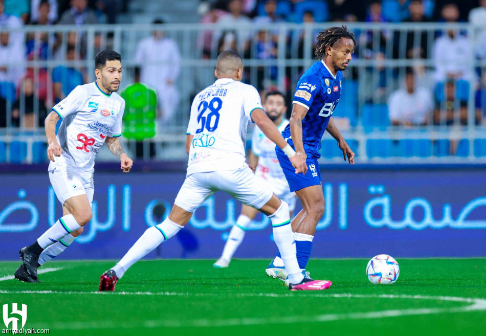 دياز
يتعدى نقاط الإقالة