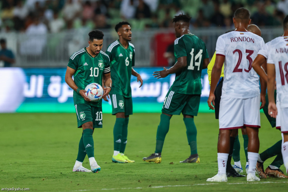 الأخضر يفتتح تجريبيات 2023 بخسارة فنزويلا