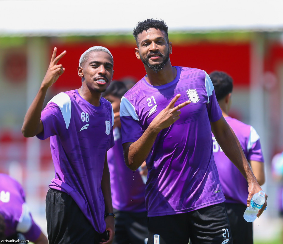 ميشنيفيتش ينطلق مع أبها في إزميت