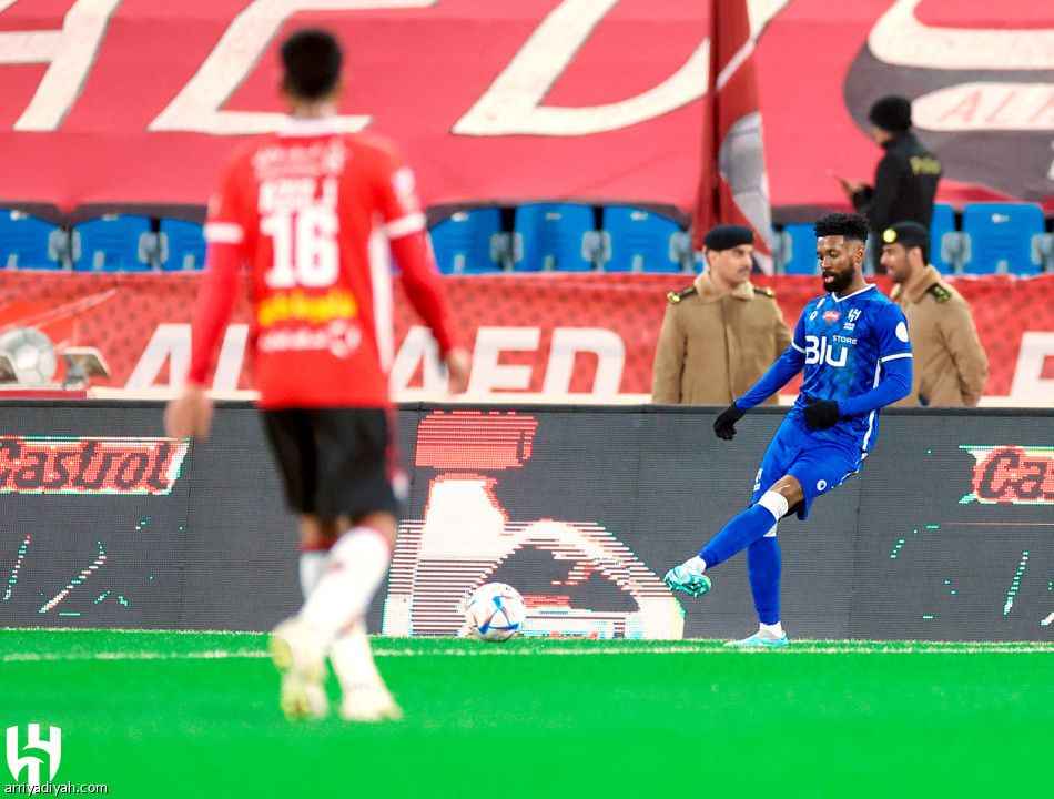 آخر 21 مواجهة.. 
الرائد والهلال تعادل رابع