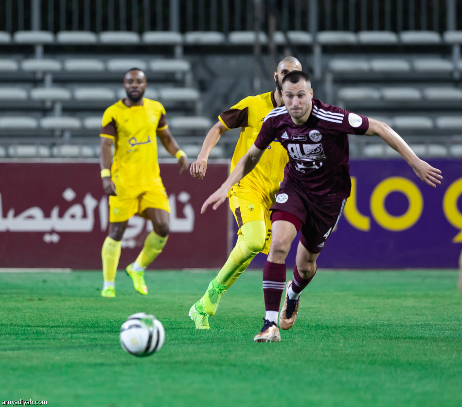 الفيصلي يؤجل صعود الأهلي